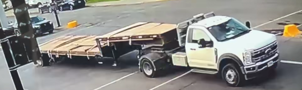 Photo :  Collision à Saint-Léonard : le SPVM cherche à identifier la conductrice ou le conducteur du véhicule