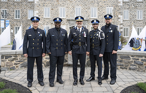 Nouvelle-Deux duos de policiers du SPVM décorés pour des actes de bravoure héroïques